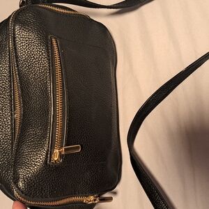 Elegant Black Pebbled Leather Crossbody Bag